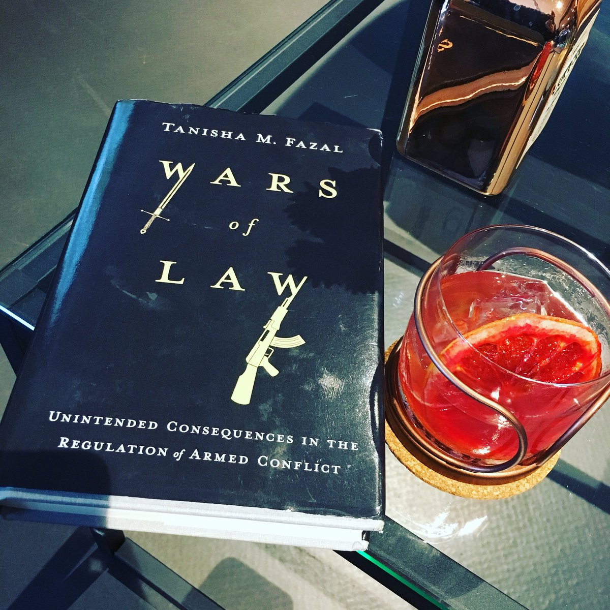 jpderosa's tweet image. Sundays with Wars of Law, @Bulleit &amp;amp; @campari 

#Boulevardier
#PhDinwarandpeace