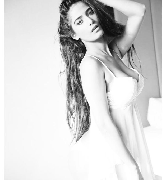 Pretty lingerie makes it all better.  #RTifagree https://t.co/TxX9Gqlrbu<a href="/tag/rtifagree"class="tags">#RTifagree</a>