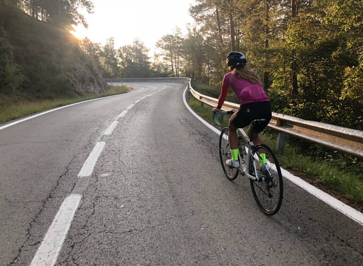 bcnxwin's tweet photo. Classic Tourmalet fluor socks for a perfect Sunday ride ✌
#xwinner @ClaudiaSabataF https://t.co/S53F3lkczP