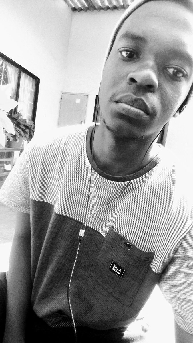 Konman_kondizo's tweet photo. #Reposing
#lazysunday https://t.co/KhRScJ0App
