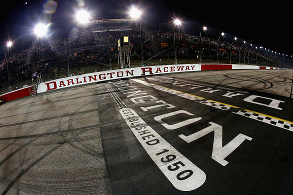 FantasyAlarmCom's tweet photo. DFS NASCAR: Bojangles Southern 500 Optimal Lineups @theselzman @FantasyAlarm #FANation https://t.co/kVwjM0rLk0 https://t.co/AxZDKvCgR4