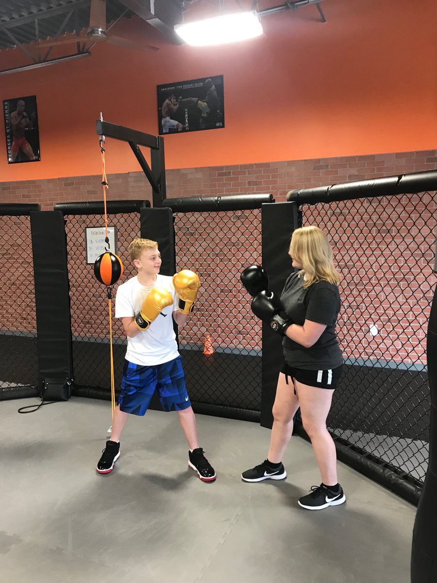 getshaped10's tweet photo. Having a little fun with the kids. https://t.co/NyJTPydEuj
