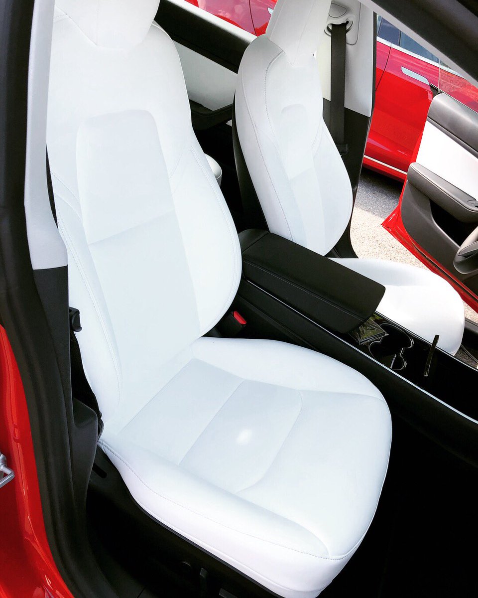 mliebow's tweet image. I placed my model 3 order on April 2, 2016. Yesterday, 2 yrs and 5 mos later, I got this. Tell the shorts I’m not disappointed. Tell the fossil fuel industry they have every reason to fear you. This car is stunning and the performance is amazing!