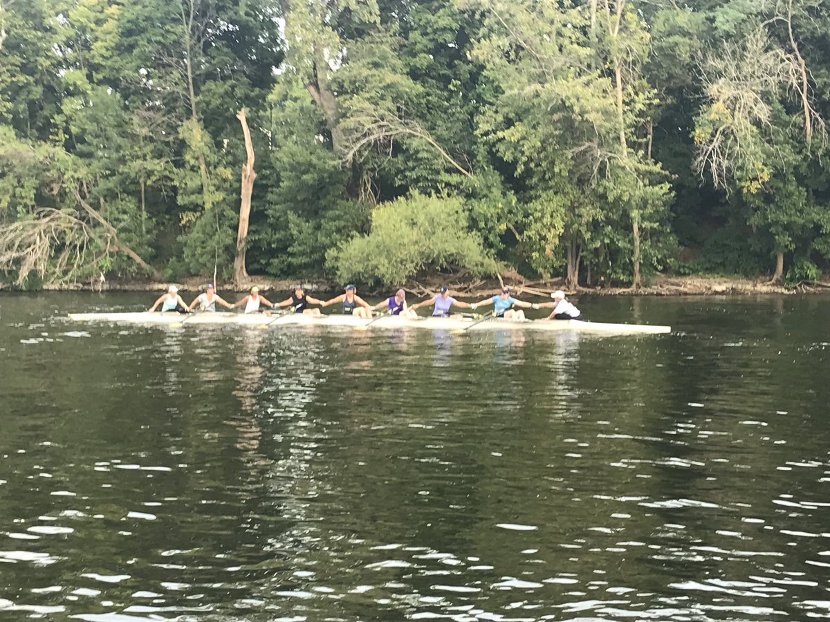NDRowing's tweet photo. NDames getting ready for a 3 mile piece to close their Labor Day Weekend Camp.#NDames #shamrocksisters #homeontheStJoe https://t.co/XwQc0i0eqm