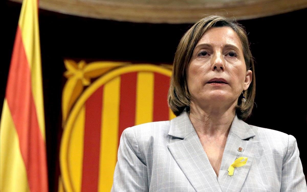 Tengo una duda...

El 6 y 7 de septiembre la presidenta Carme Forcadell permite un debate en el Parlament y por ello es encarcelada sin previo juicio

Ahora el Tribunal Constitucional admite que el debate fué legal

Entonces....que coño hace la Carme en la cárcel?