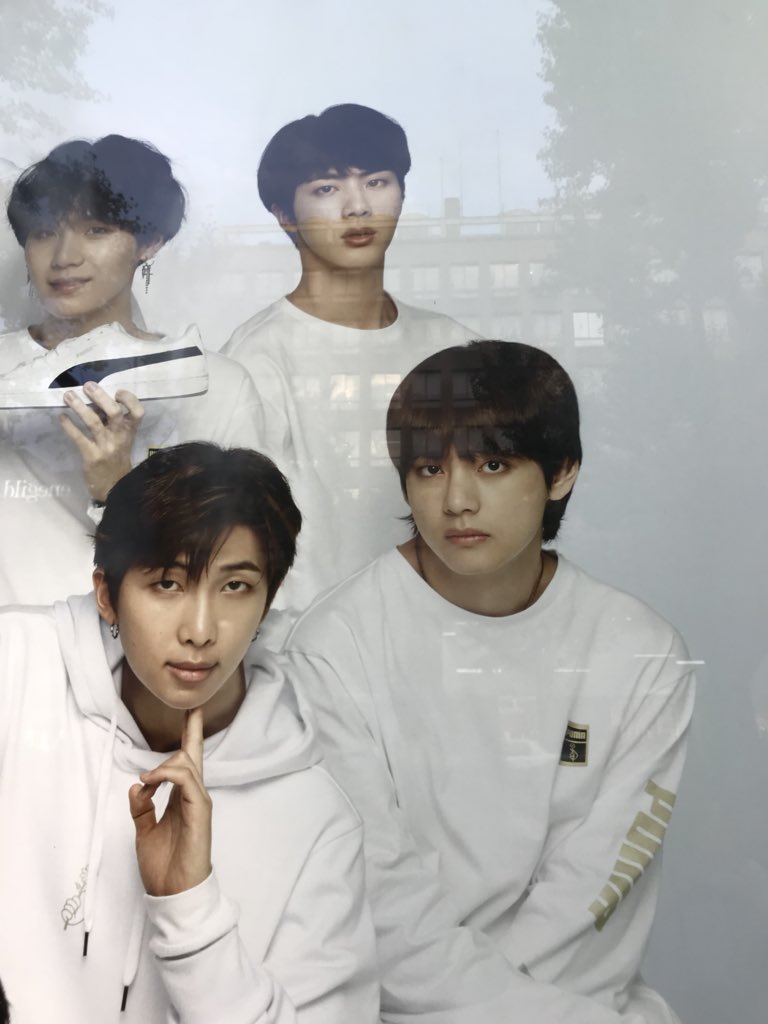 momoBTSnew1's tweet photo. @BTS_twt 
#PUMABTS

心斎橋のPUMAに来ました🤤💜

コラボスニーカーゲット🐯💋

あ、関心のスニーカー撮り忘れた💦

次々とバンタンペン来店してました😍 https://t.co/q0G7Nzi7J0