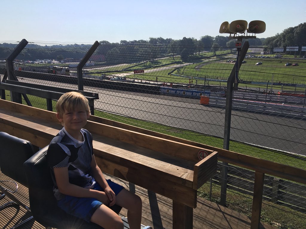 RacecarN's tweet photo. I’m at @Brands_Hatch AGAIN but this time to interview @PorscheGB drivers. Hopefully @MrDerekBell will be one of those. https://t.co/GtsUUvRPvj