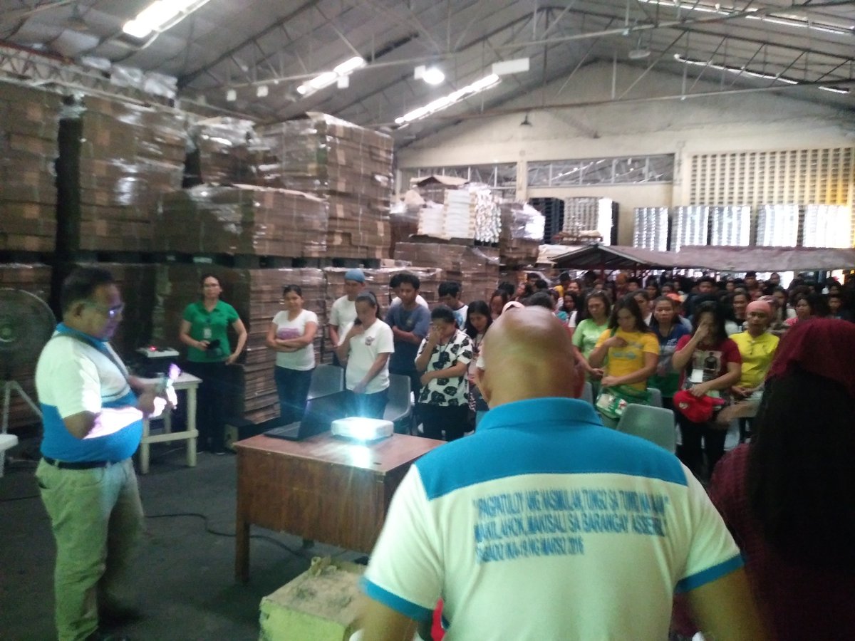 42ndsac's tweet photo. Personnel of this unit together with GSCPO Police Station 5, Ugnayang Barangay at Simbahan (UBAS) at Brgy. Tambler officials conducted Pulong-pulong Laban sa Krimen at SEATRADE Canning Corporation, Tambler, General Santos City.

#PNPPATROLPLAN2030 
#PNPSAF
#CrimePrevention https://t.co/k3lfZ6evve