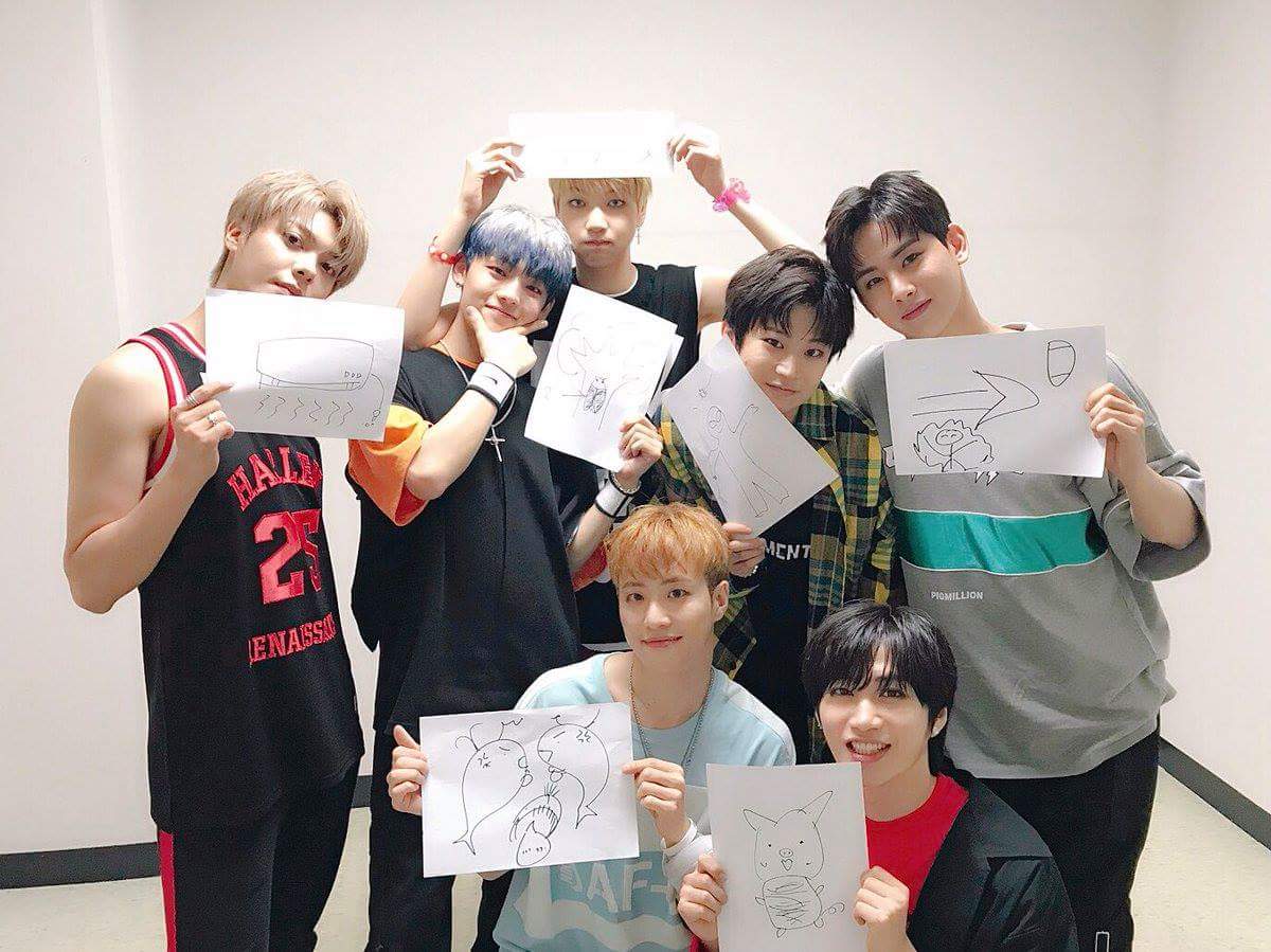 UNBFrance's tweet photo. 「TWITTER」180720  📌  UNB

🇫🇷 : ❝ [#NOW_UNB]

Du Music Bank au fansign 😊 Merci au puissant soutien des UNMe!! Les UNMe sont vraiment les meilleur(e)s 👍🏻 avec votre amour et votre soutien chaleureux, nous pouvons continuer d'avancer ❤ Aujourd'hui aussi, #merci_merci ❞ https://t.co/QFbbadBN2C