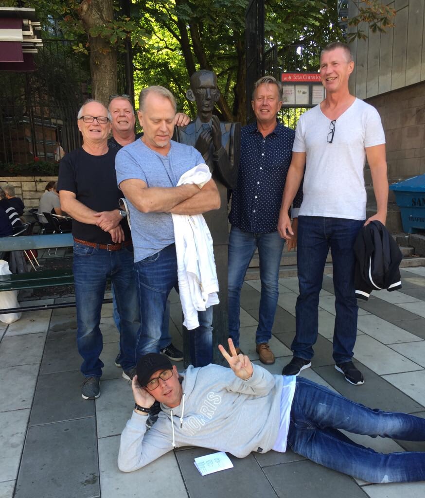 dovblad's tweet image. Fotboll å kultur...#lagfoto