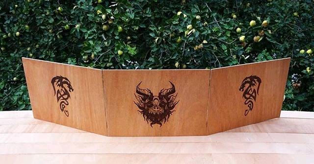 PlywoodEnt's tweet photo. A bit more sinister, tattoo inspired design #woodworking #woodburning #pyrography #dnd #pathfinder #rpg #tabletop #tabletopgames #dmscreen #demon #tattoo https://t.co/yyEyWP9Pne