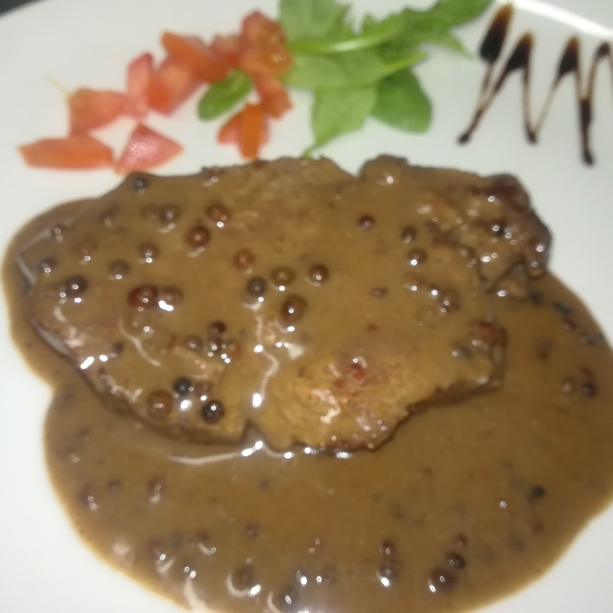 Emanuelepesca's tweet photo. Filetto di vitella al pepe verde #Arsolitoposto #cucina #cena #lunch #prenzo #food #istangram #istantcuoco #mane #fitnes #osteria #trattoria #urbanaisle #valmontone #artena #labico https://t.co/wVYqFPYGLT