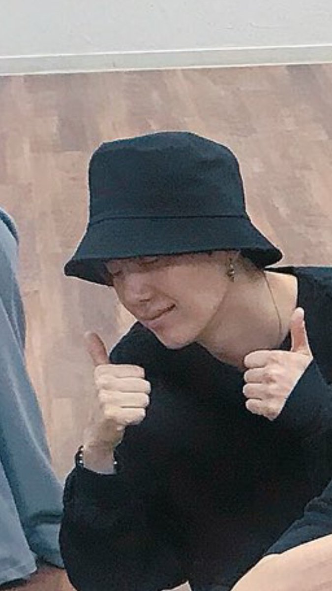 ti_est_pidr's tweet photo. @bts_bighit Когда ты пожи��ни Юнги. https://t.co/A2zPz0xlFw