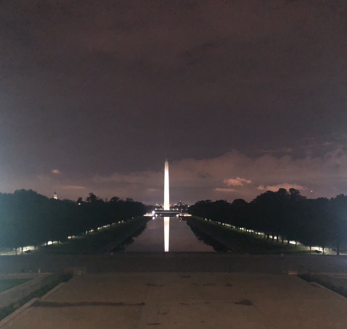 RunEatBeHappy's tweet photo. Is there a better view than this??? #runner #onthesteps #hangingwithLincoln #earlybird #BESTwayTOseeAcity #WashingtonDC https://t.co/bfEBMyZpsE