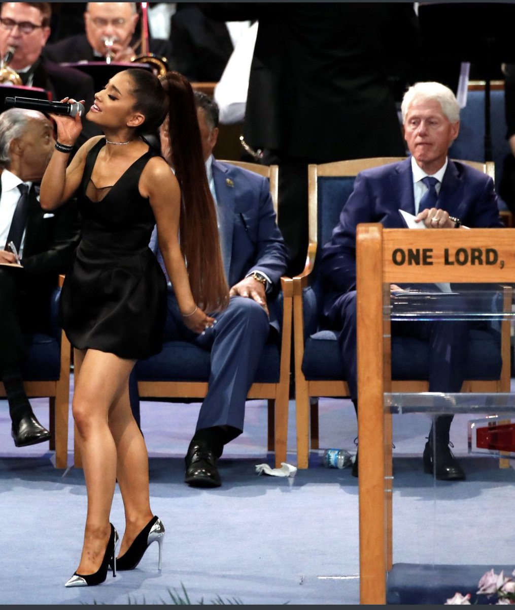 peristeraRa's tweet photo. #RespectAriana bastards https://t.co/uo5myyBDzu