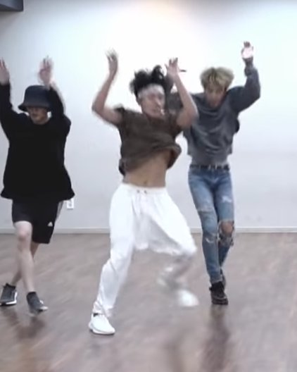 neel_ella's tweet photo. iM ScREAMing @BTS_twt 
#HopeOnTheStreet https://t.co/tjNHMD4Bz0