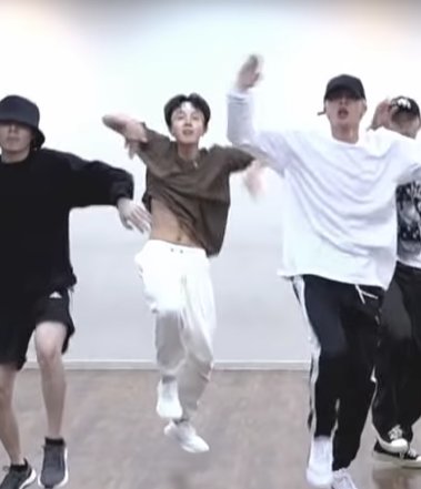 neel_ella's tweet photo. iM ScREAMing @BTS_twt 
#HopeOnTheStreet https://t.co/tjNHMD4Bz0