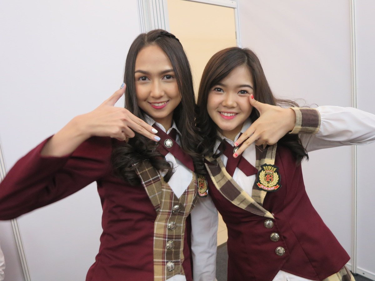 _JKT48TeamJ's tweet photo. Team J pada cantik cantik kaaan! 
Terakhir foto adminnya nih ga ada yg fotoin sih 😋
#minFAL https://t.co/nvvahxwQws