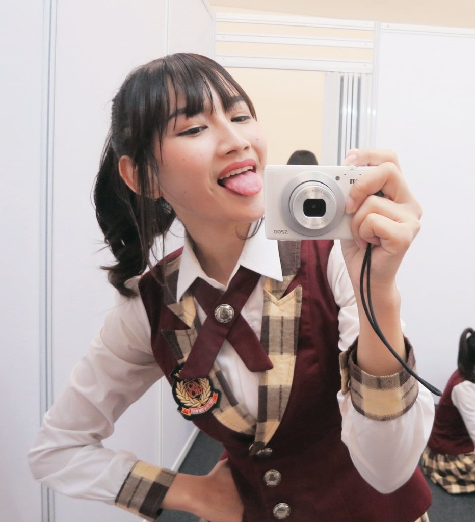 _JKT48TeamJ's tweet photo. Team J pada cantik cantik kaaan! 
Terakhir foto adminnya nih ga ada yg fotoin sih 😋
#minFAL https://t.co/nvvahxwQws