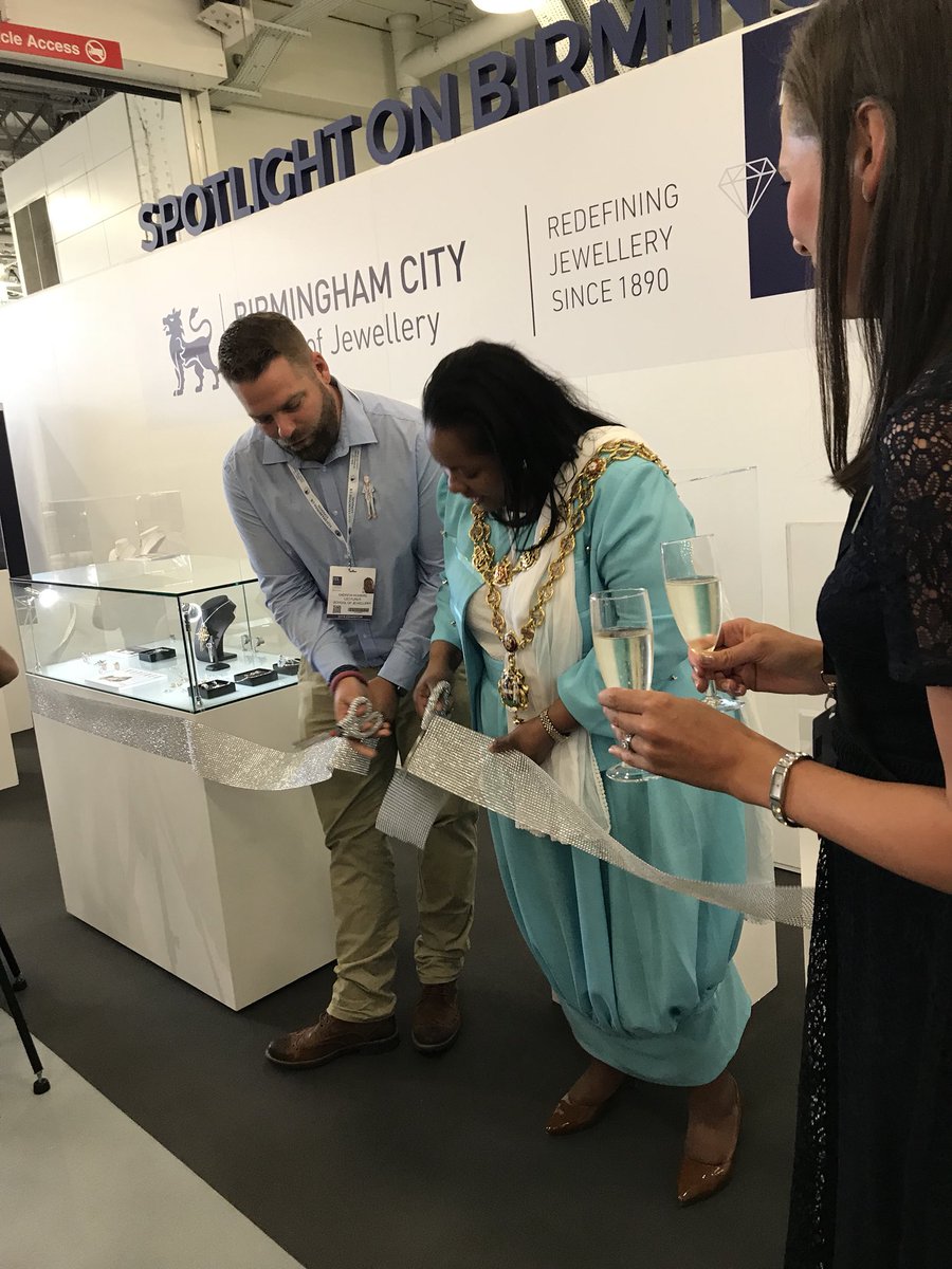 Birmingham Lord Mayoress officially opens the #SpotlightonBirmingham Stand at International Jewellery London! 

Be sure to visit - left of the catwalk!
