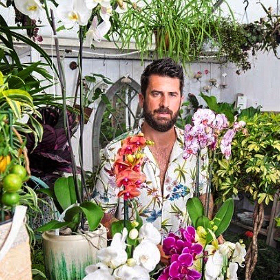 mr_plantgeek's tweet image. Woop!! 👏🏽 I’m featured in today’s @MailOnline ~ speaking about my love of all things green 🌿 From a secret teenage hobby to a career for all the world to see 😃 dailymail.co.uk/news/article-6…