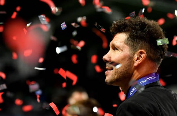 AtletiRules's tweet photo. Tranquilidad. Esto acaba de empezar. El primer objetivo, la Supercopa, en nuestras vitrinas. El calendario asimétrico, otra que nos han colado. Y aún así, seguiremos molestando. Confíen. #CholoRules https://t.co/RSQd4HJiKn