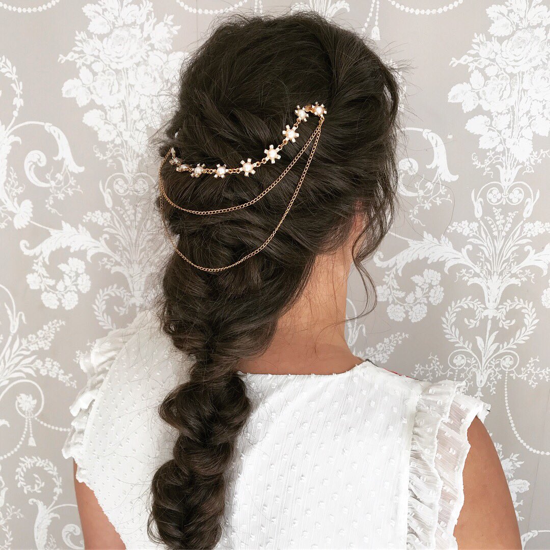 Brush_Ltd's tweet photo. Gorgeous relaxed, boho bridal style, we can’t decide what hair accessory we like best!
#bohobride #bohohair #hairstyling #weddinghair #bridalhair #hairstyling https://t.co/BeAks1napW