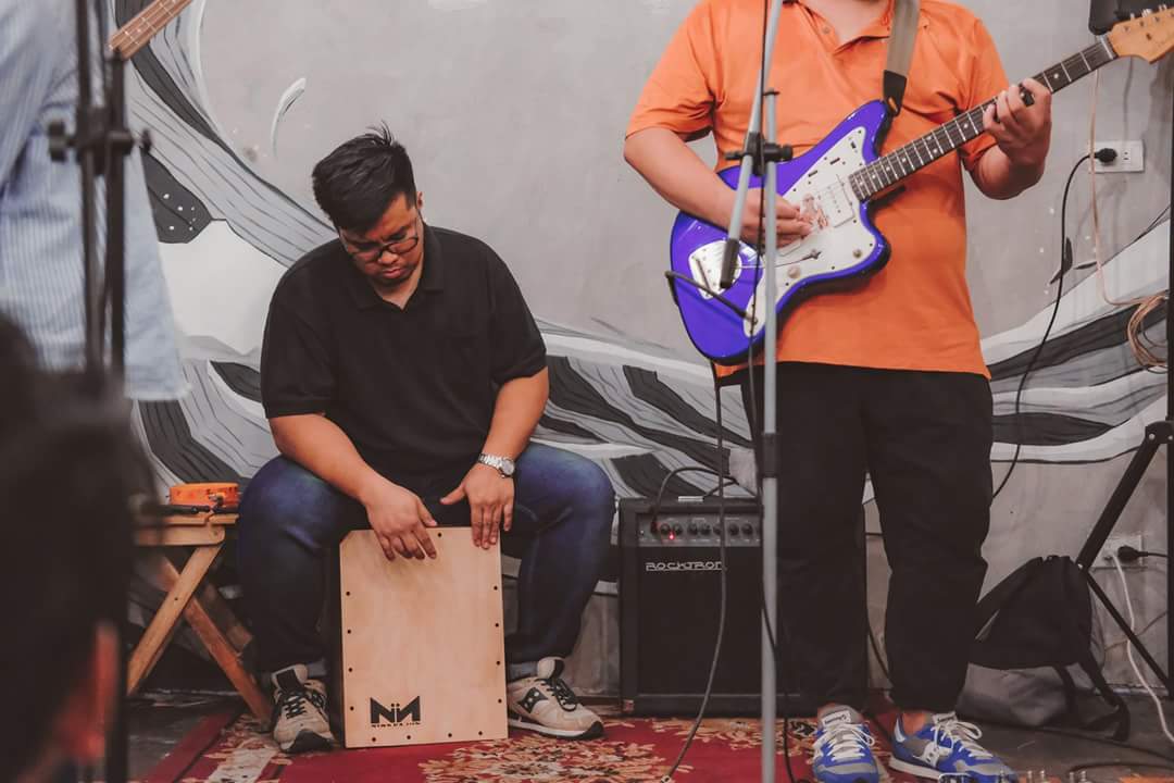 manilamusika's tweet photo. Ang Bandang Shirley @ Maginhawa is legit a good time! Thank you! β¨ @thebandshirley #ProdKamiSayo #ManilaMusika https://t.co/OVLv7CKQIV