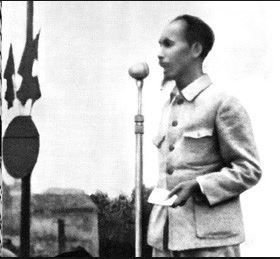 Ruesdasie's tweet photo. #FETENATIONALE

Le 2 Septembre 1945, Ho Chi Minh prend la parole devant une foule Vietnamien sur la place Ba Dinh de Hanoï pour prononcer un mot qui aura une portée historique : "Indépendance"...

🎆 🇻🇳 🎆

Très bonne fête nationale à tous les Vietnamiens ! https://t.co/JA2Vf19vGu
