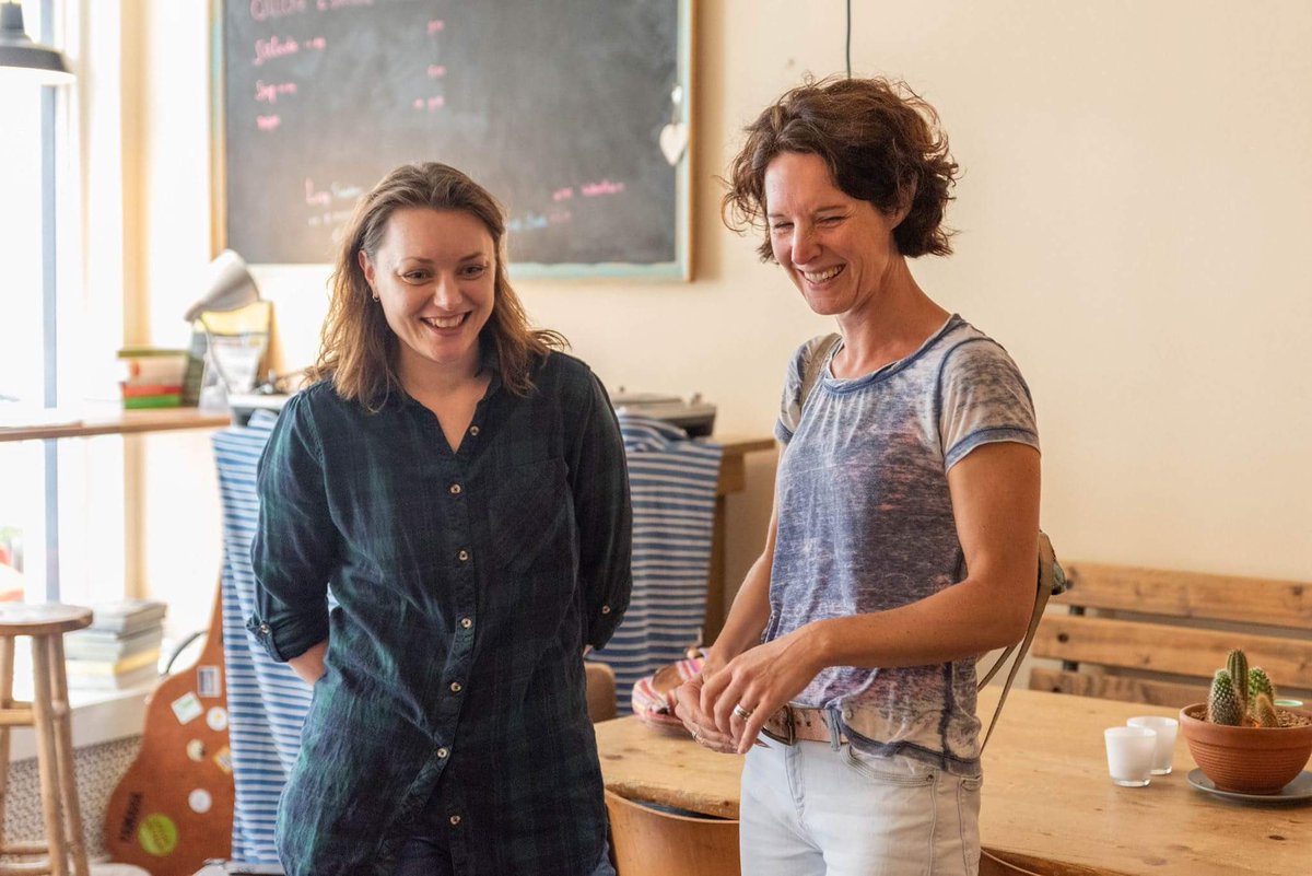 storks070's tweet image. Bedankt aan iedereen die gisteren bij de expositieopening van Femmez was met een optreden van Valerija Kravale. Wat een gezellige zaterdagmiddag daar bij Bob’s Your Uncle!