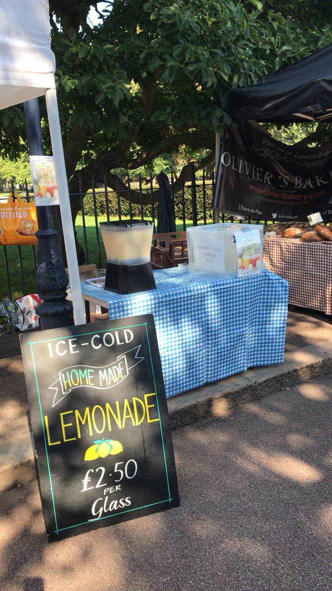 Get you fresh lemonade, lemonade here.