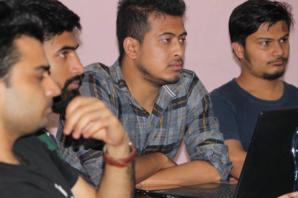 mperceptacademy's tweet photo. Training classes on Professional Artificial Intelligence course starts at @mperceptacademy with a orientation class, guiding an energetic and enthusiastic group of students through their AI Career path way. https://t.co/5bTJQZxuJJ