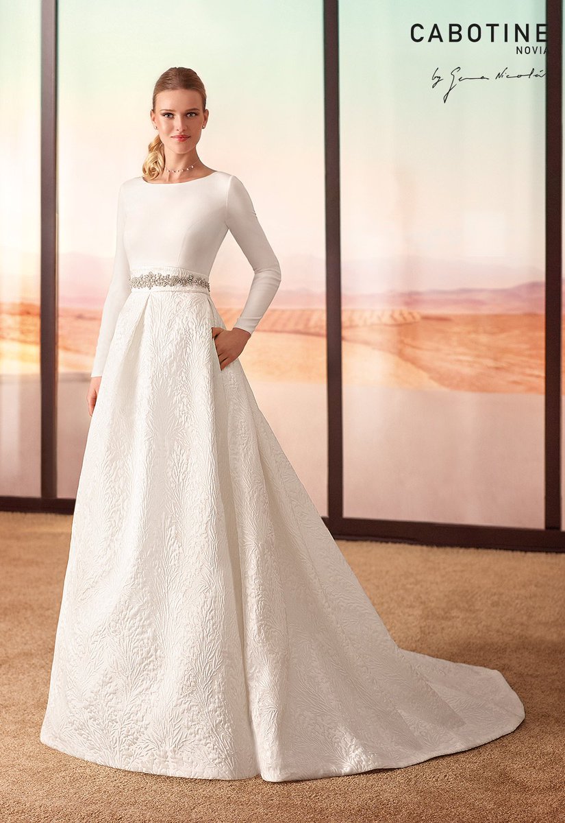 Still OBSESSED with Meghan Markle's #WeddingDress?! Complete with a classic A-line silhouette, understated boat neckline and subtle embellishments, the stunning Santa-Rosa neckline will leave you looking and feeling like a real-life princess. #BrideToBe #ISaidYes