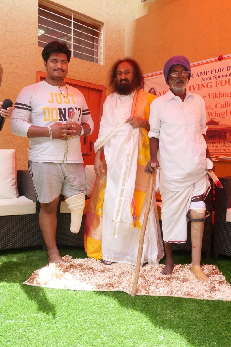 Gurudev's tweet photo. As part of the Janmashtami celebrations in the @BangaloreAshram, 620 people with orthopedic disabilities were given artificial limbs, wheelchairs and other assistive devices. https://t.co/5yJM8P47vL