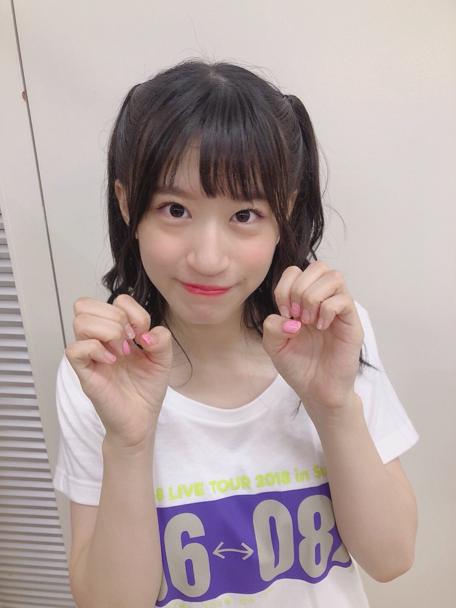 kojima_karin_'s tweet image. 今回は れーちゃんの手を借りて #ジェルネイル ！
コンサートのユニットが #口移しのチョコレート だったので、チョコレートと唇を書いてみました🍫💋

#セルフネイル #チョコレートネイル
#唇ネイル #ピンクネイル  #こじネイル