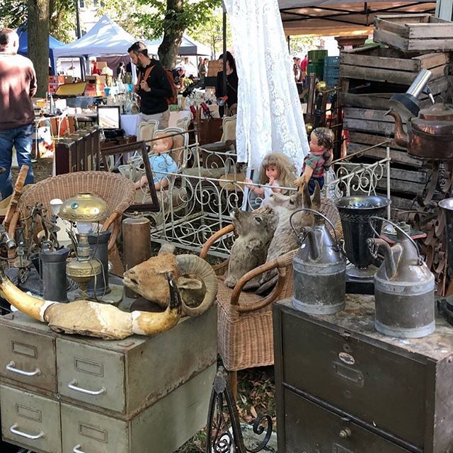 rem1510's tweet photo. Braderie 2018. L’esplanade. #braderiedelille #braderie #esplanade #bradeux #ig_lille #igersfrance #ig_npdc #hautsdefrance #igers #oldfashion https://t.co/1XqJo2gaib https://t.co/sbsfB5YIpx