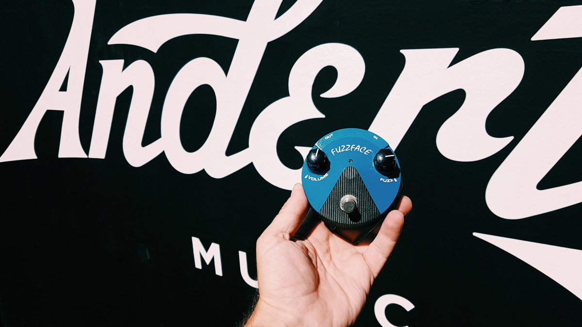 Blackhamimages's tweet image. @andertonsmusic Cheers fellas #FUZZYEAH