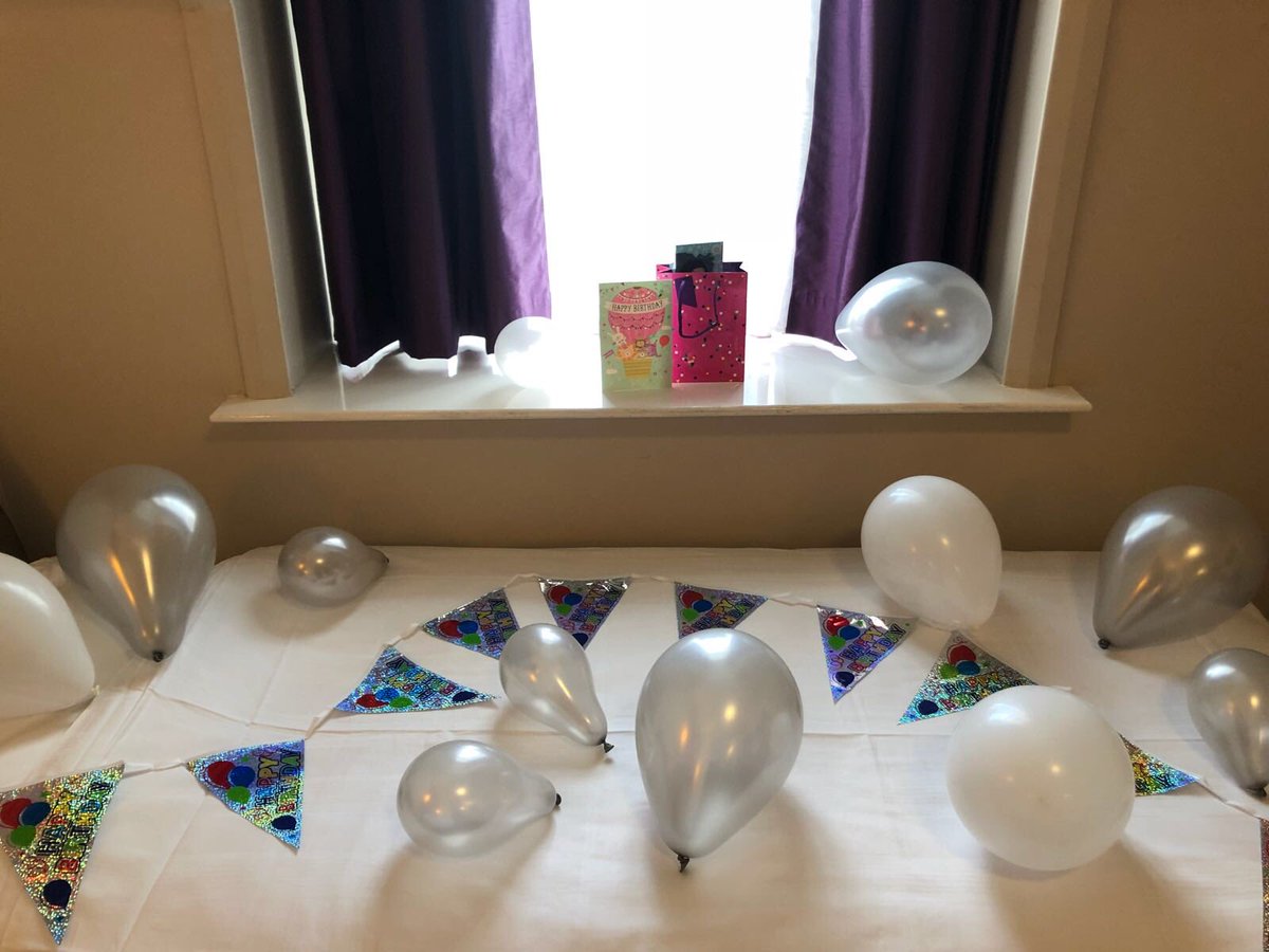 Premier_County1's tweet photo. Our lovely guests enjoying their time with us during their Birthday’s... little treat from us is always the best 👏 #Birthday 🍰🍰🍰🎂🎂🎂🥂🥂🥂#Treatmenthewaytheytreatus #SundayMotivation @kaykhan14 @FaizanKazi86 @HIamrache @LCS_PremierInn @MicaelaDeCarne https://t.co/hiFsnRfD09