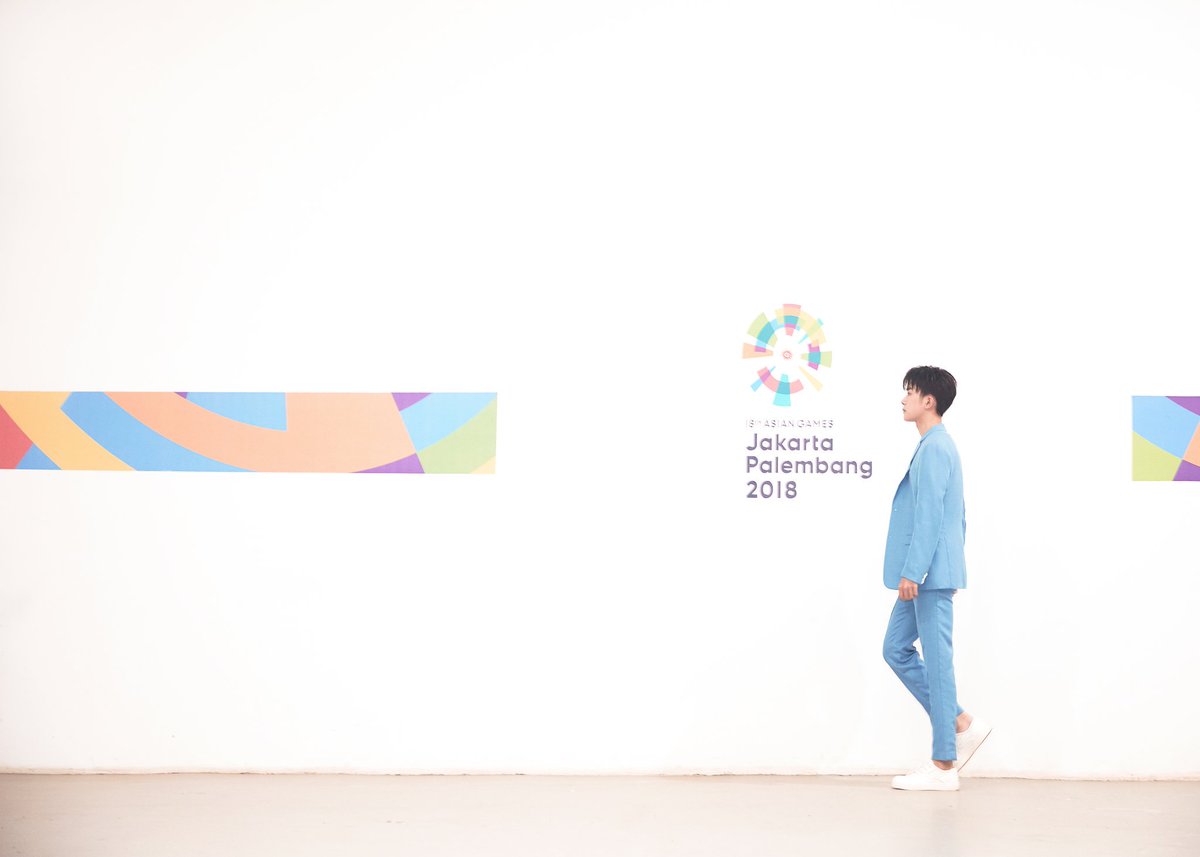 JacksonYee_YT's tweet photo. (2/2) Jackson Yee is invited to the Asian Games Closing Ceremony. It is live on CCTV5 &amp; CCTV5+ &amp; https://t.co/WzNSDDR5j5 At 8pm Beijing Time, let's wait for the country's outstanding youth representative #JacksonYee to go on stage.
#易烊千玺 #AsianGames2018 https://t.co/vgWDjv6Can