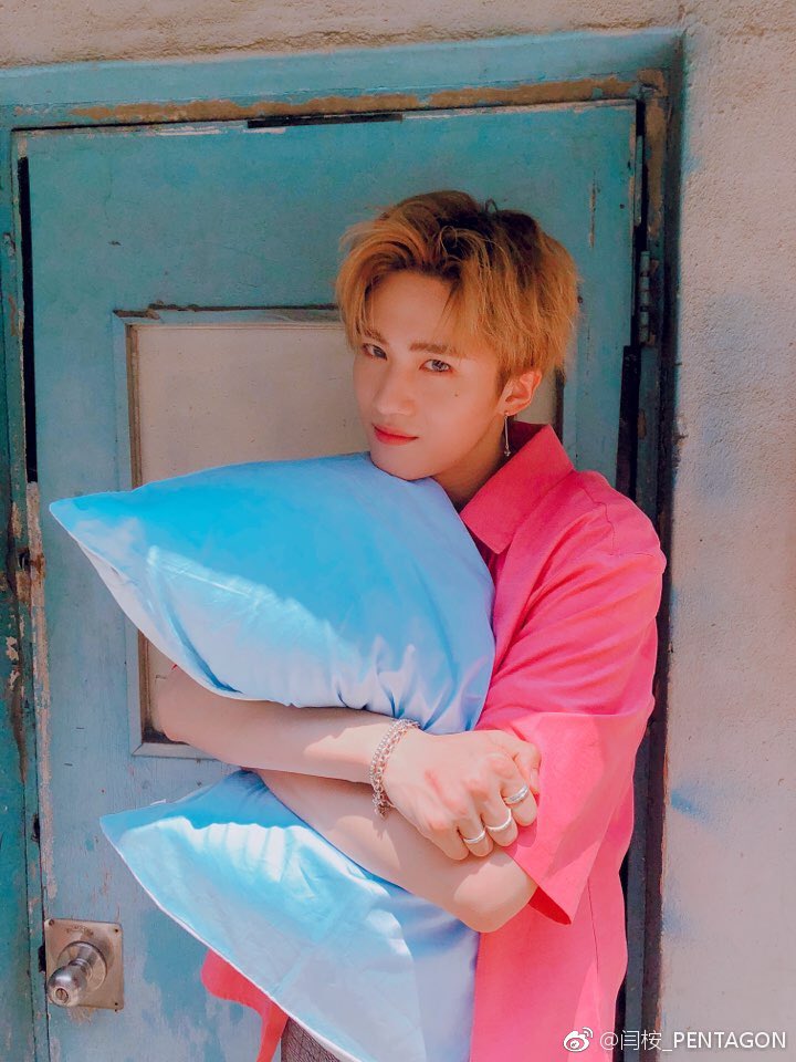 chartreuxs's tweet photo. 180902 Weibo Update 

💙💙💙 Definitely missed you!!! 

#옌안 #闫桉 #Yanan https://t.co/Mlxb4GOLB4