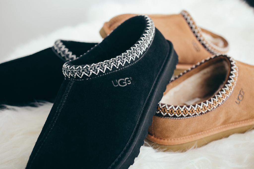 footlocker uggs slides