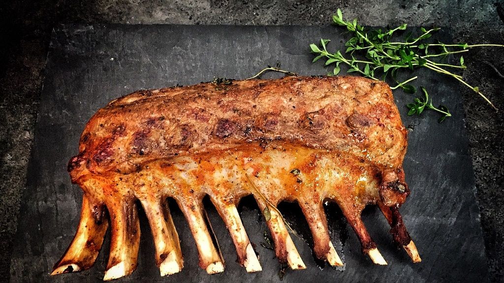 JPTrett's tweet photo. As 'Love British Lamb' week approaches, Young Farmers call on consumers to buy more British lamb #BuyBritish #BritishLambWeek https://t.co/XIXFi7c0z6 https://t.co/GG141TVZgd