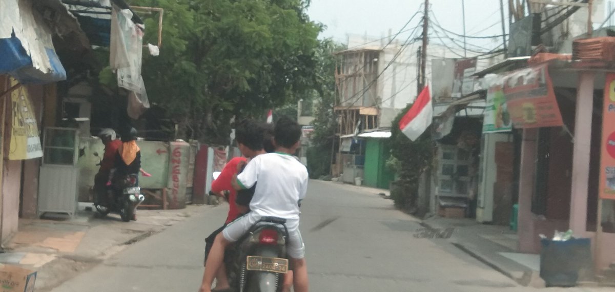 alfadeltaecho's tweet photo. Krucil ber-Motor plat polri,sloyar sloyor ber3-in-1 pula https://t.co/M1U7HntHZ7
