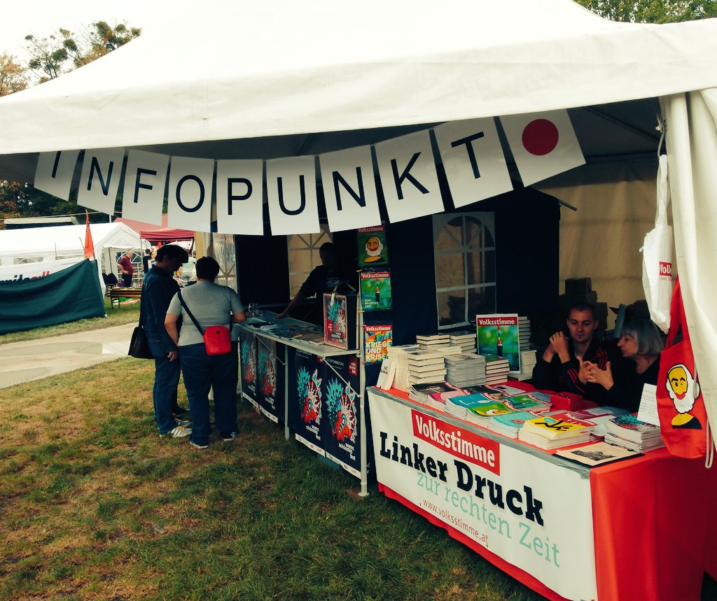 Volksstimme_A's tweet photo. Zugegeben: Das Wetter ist nicht optimal. Aber es könnte auch noch schlimmer sein. Über Besuch freuen wir uns auch am Tag 2 beim #Volksstimme Stand auf der Jesuitenlacke. #vsf18 #Volksstimmefest https://t.co/TdL5gjhR6E