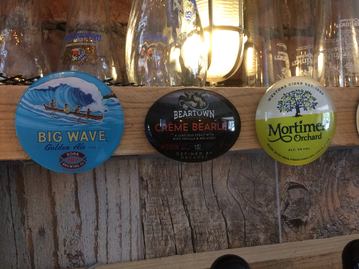 Keg wall <a href="/FluteAndFirkin/">Flute & Firkin</a> <a href="/BeartownBrewery/">Beartown Brewery</a> <a href="/weihenstephan/">Bayerische Staatsbrauerei Weihenstephan</a>