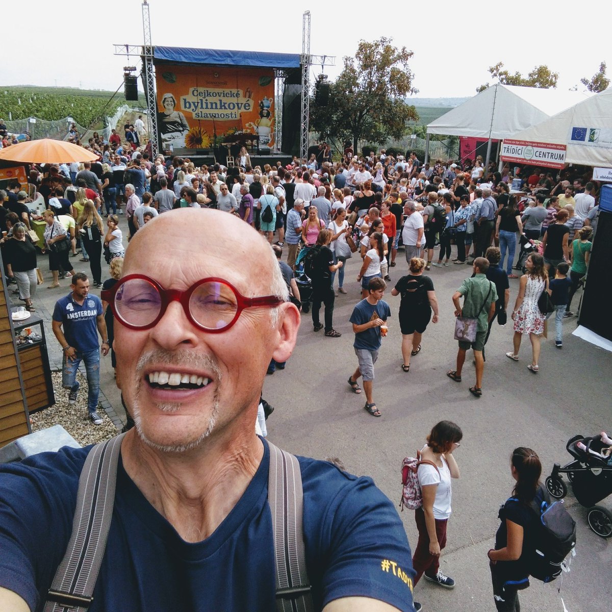 JohannesGutmann's tweet photo. #Sonnentor #Kräuterfest in #Cejkovice da wächst mehr als #Freude!
Danke für alles, wir dürfen unseren Traum leben! https://t.co/9XiPctS5TM