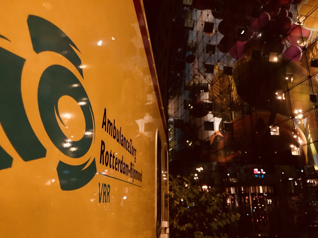 heer_78's tweet photo. Vannacht beginnen bij mijn nieuwe werkgever! #zinin #grotestad #grotegele @AmbulanceZorgRR #paraat https://t.co/VWhDfgZ5uT