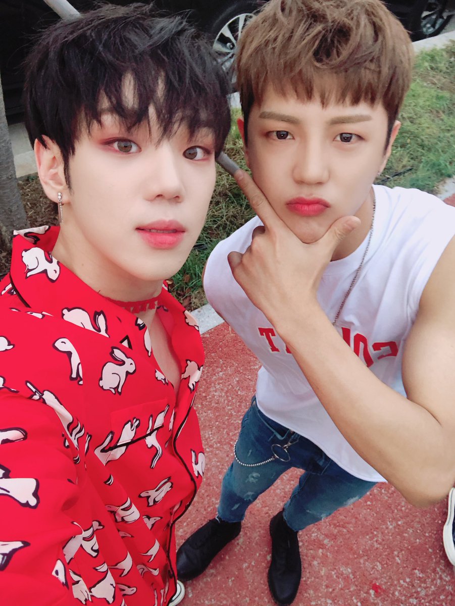 official_ACE7's tweet photo. [#에이스_제대리]
아 우리 중요한 에이스 사진도 빠트릴 수 없죠 😳 https://t.co/f3F0d9LwDz