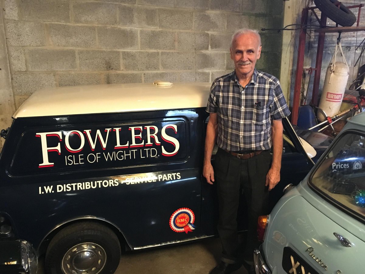 DBCoachworks's tweet photo. Barry the #IsleofWight mechanic searches for place to display his 35-strong collection of cars https://t.co/TiGmAmSWt9 via @iwcponline https://t.co/LCDoUBm2Gq