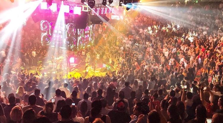 BOBOProduccion's tweet photo. ¡Muchas felicidades @MATUTEmx por la celebración de toda una generación en #Mexicali! 👏🏼👏🏼 #MatuteMexicali https://t.co/NANj6f2ty2